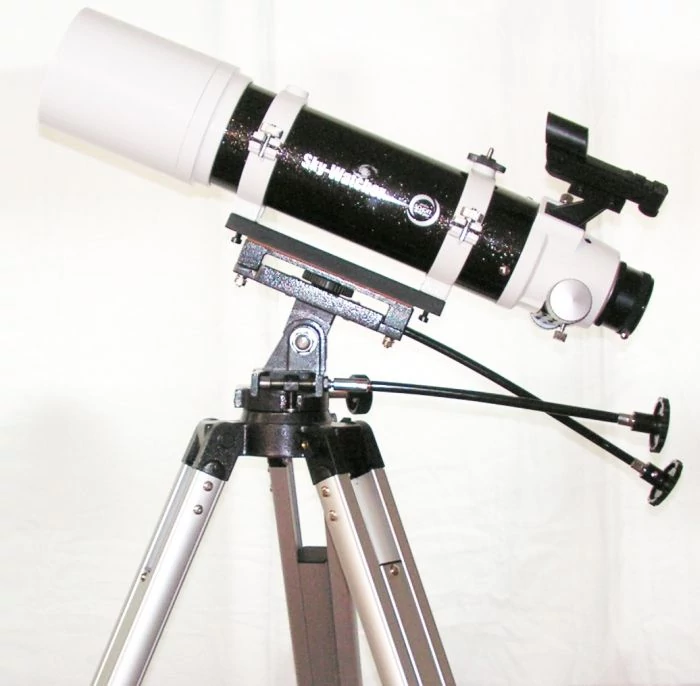 Skywatcher Evostar 80/600 PRO ED-APO AZ3 mechanikán